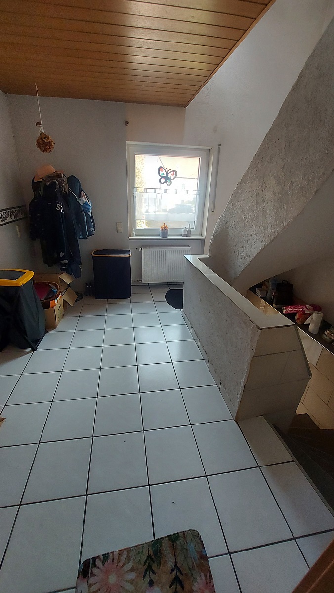 Großes Ein- Zweifamilienhaus in Dirmingen