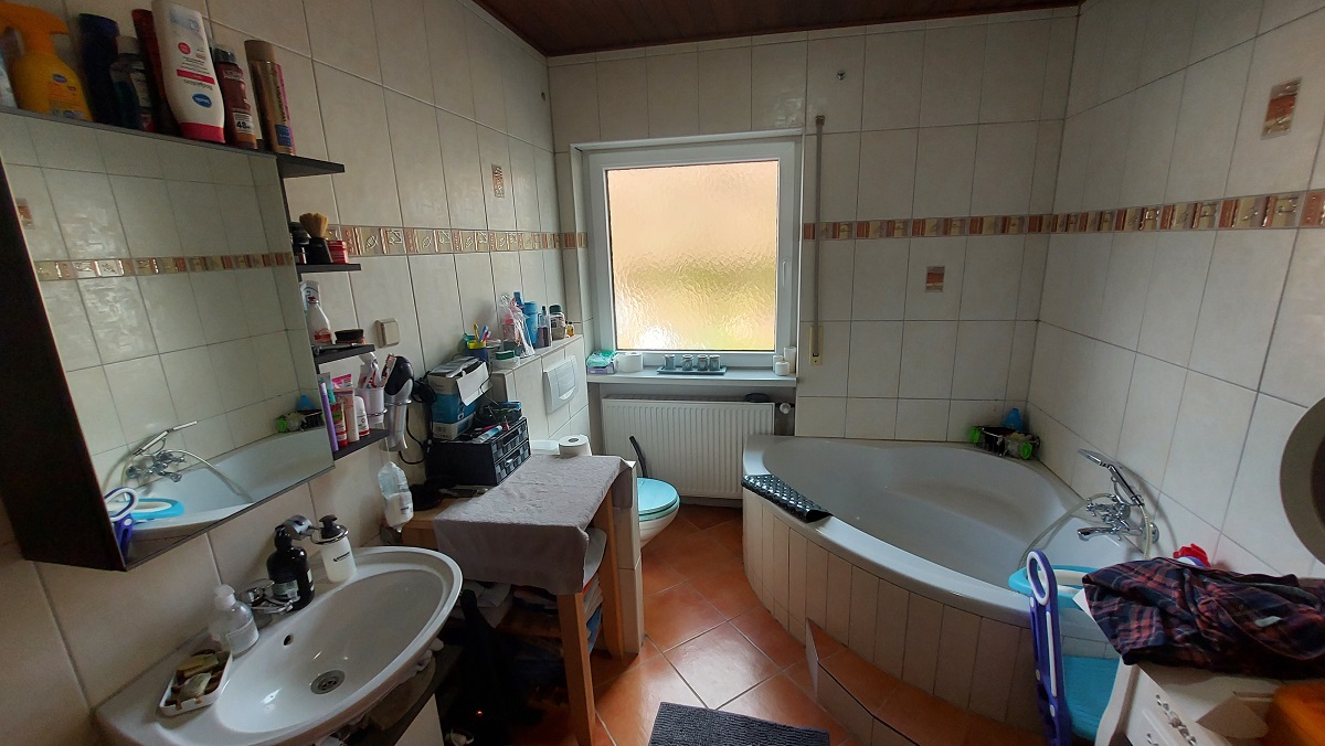 Großes Ein- Zweifamilienhaus in Dirmingen